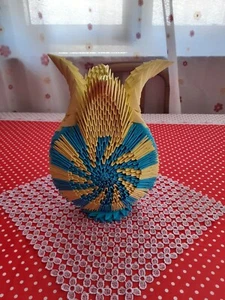 origami,ogetto artigianale di carta ,nome- vaso - Foto 1 di 3