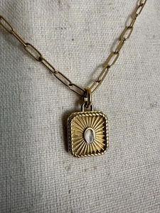 ๐ Adornia Gold Square Pendant Necklace โ New with Tag - Picture 1 of 8