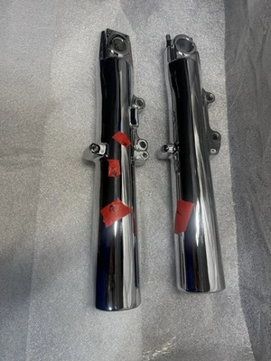 Harley Slider Touring usada OEM 2000-13 cromo mancha patas de horquilla inferiores EXTRACTAS Foto 1 de 4
