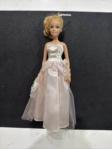 Mattel Barbie 2005 Doll Wedding dress RARE - Picture 1 of 2