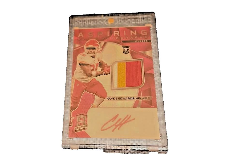 2020 Spectra Aspiring 3 Color Patch, Auto Pink Clyde Edwards-Helaire 16/25 MAG - Image 1 of 3