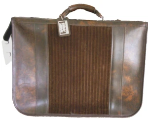 Hardy Amies Black Weekend case specialy made for Debenhams - Excellent condition - Picture 1 of 10