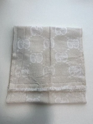 Gucci Bufanda Estampado Lana Blanco Reversible Muy Buen Estado Foto 1 de 4