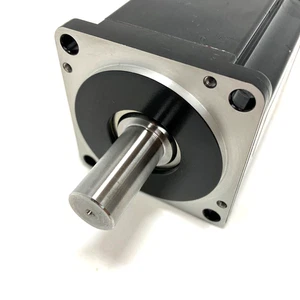 Yaskawa SGMJV-04A3A21 Servo Motor Removed From working Machine From Japan - Picture 1 of 7