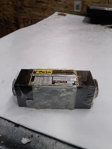 Parker Pilot Operated Check Valve CPOM2DDN50 - Picture 1 of 6
