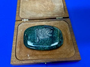 Grizzly Bear Artisan Carved Green Stone on German Silver Belt Buckle In Wood Box - Picture 1 of 22