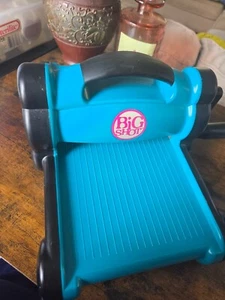 Big Shot Sizzix Maschine Ellison Design mit Magnet und 2 Rahmen - Bild 1 von 6