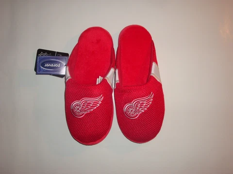 Detroit Red Wings Team Jersey Indoor/Outdoor Slippers ~ Size Medium (9-10) Cover