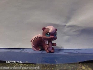 Littlest Pet Shop Light and dark Purple Squirrel with Blue Eyes #1904 - Picture 1 of 1