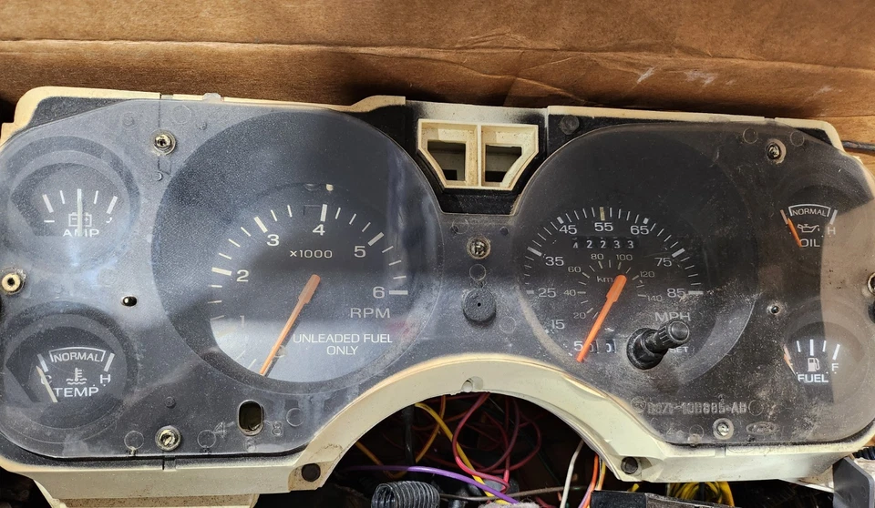 Ford Mustang 1979-1986 85 mph cuadro de instrumentos velocímetro OEM calibre de fábrica Foto 1 de 1