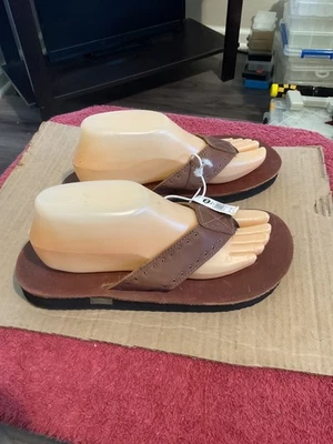 New W/ Tags OLD NAVY Men’s Size 7 Faux Leather Dark Brown Flip Flops Sandals - Image 1 of 2