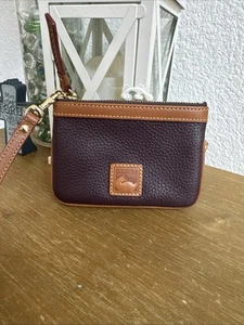 Dooney & Bourke weinrot/hellbraun Kiesel Leder Reißverschluss Leder Münztasche Kalbsleder - Bild 1 von 5
