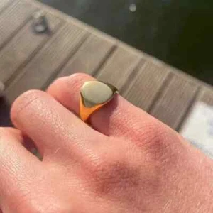 Men's Engravable Pinky Signet Engagement Band Ring 14K Yellow Gold Plated Silver - Picture 1 of 5