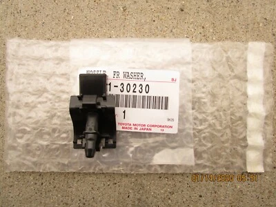 SE ADAPTA A: 16 - 19 LEXUS GS F ÁNGULO DE BOQUILLA DE LAVADORA DE PARABRISAS -2 CANTIDADES 1 FABRICANTE ORIGINAL NUEVO Foto 1 de 4