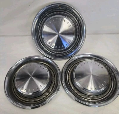 Chrysler New Yorker Neport 1969-78 buje de 15 pulgadas. Tapas OEM Mopar Foto 1 de 4