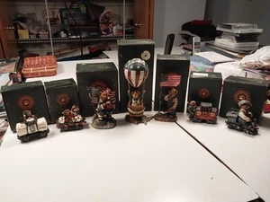 Set 7 statuine vintage Boyd's Bears & Friends in scatole - Foto 1 di 8