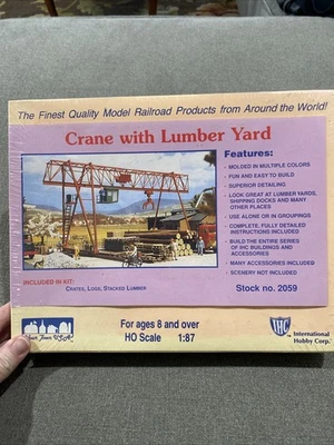 IHC 2059  Crane with Lumber Yard Kit, HO scale - Image 1 of 4