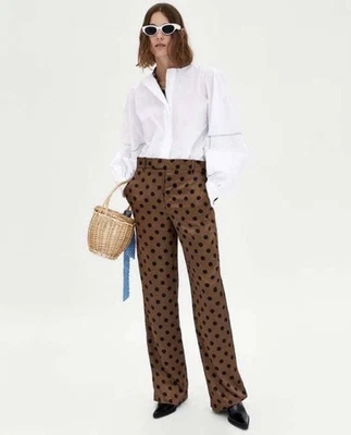 Pantalón marrón para mujer Zara con lunares negros audaces talla pequeña Foto 1 de 4