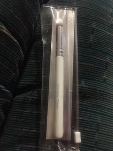 Pur Minerals Cosmetics Precision Crease Brush 5.25 in White Handle New - Picture 1 of 3