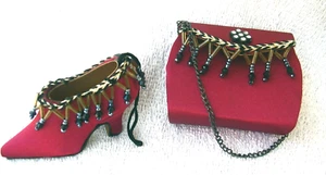 Zapato y bolso en miniatura vintage color borgoña, ¿seda sobre porcelana? & Bling - Imagen 1 de 6