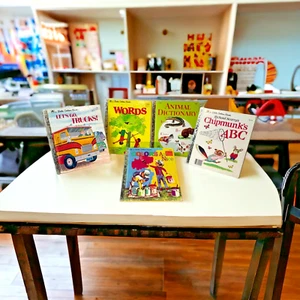 Kleine goldene Bücher Vintage Lernen Menge 5 Wörter ABCs Tiere Farben LKWs - Bild 1 von 20