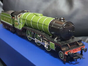 Bachmann 35-200 LNER V2 Class 4791 LNER Lined Green (original) BNIB 