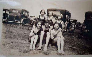 C.1920s Lucky Guy & 5 Sexy Bellezas de Baño Coches de Colección Hartford Conn Instantánea - Imagen 1 de 3