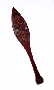 DE COLECCIÓN MAORÍ TIKI MADERA TALLADA AZADA BAILE PALETA TEREWA KEREKERE NUEVA ZELANDA - Imagen 1 de 5