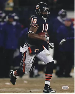 Devin Aromashodu-Chicago Bears-Autographed 8x10 Football Photo - Picture 1 of 1