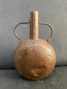 OLD VINTAGE RARE UNIQUE HANDMADE RUSTIC IRON BOTTLE / POT / SURAHI - Picture 1 of 12