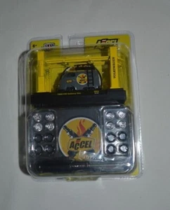 KIT MODELO DE MÁQUINAS M2 - FURGONETA DE ENTREGA VW 1960 ACCEL GRIS Y AMARILLO S02 - Imagen 1 de 4