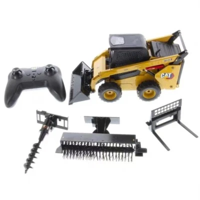 DieCast Masters 28007 1:16 Caterpillar 272D3 Skid Steer Loader RC Diecast Model - Image 1 of 4