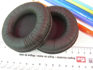 2 Ohrpolster Kunstleder Ersatzteil für MB Quart Phone 30, 35, 45 X , PMB 45 II - Picture 1 of 6