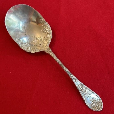 Cuchara de plata de ley Durgin Dauphin Berry Foto 1 de 4