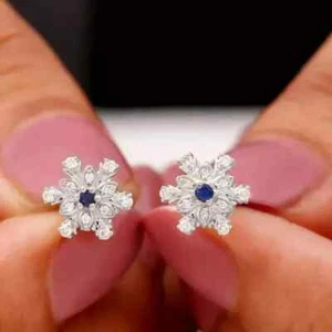 Orecchino donna a perno placcato oro bianco 14 kt taglio tondo zaffiro creato in laboratorio 2 ct - Foto 1 di 6