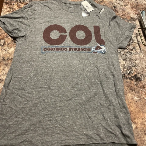 Colorado Avalanche ￼ NHL COL T Shirt Size Medium Brand New Cover