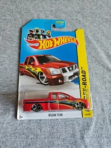 Camionetas Hot Wheels Nissan Titan 2013 rojas 164/250 Little Bend exclusivas de KMART.  - Imagen 1 de 10