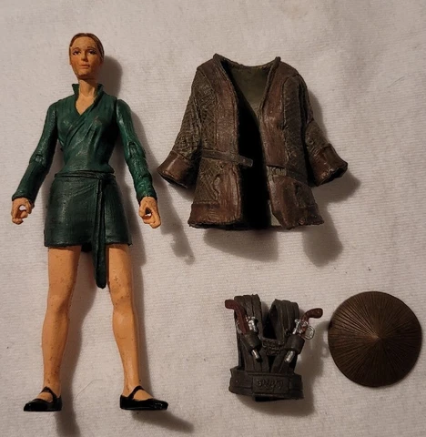 Singapore Disguised Elizabeth Swann- Pirates of The Caribbean Sneak Preview 2007 Cover