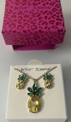 NUEVO Betsey Johnson Piña Cristal Verde Pendientes Collar Conjunto de Regalo Tono Dorado Foto 1 de 4