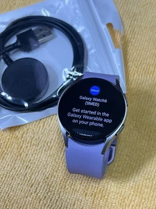 Samsung Galaxy Watch 6 SM-R930 40mm Gold Aluminum Case with Cream Sport Band... - Photo 1 sur 4