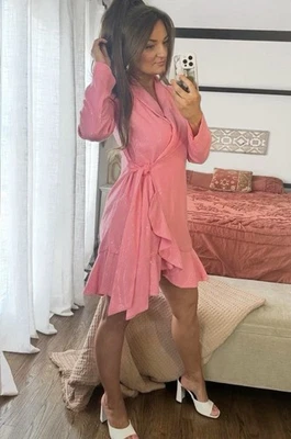 Vestido Anthropologie Venet Bahl Talla Mediana Rosa Lentejuelas Envolvente Volantes Manga Larga Foto 1 de 4