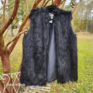 Black Faux Fur Vest With Lining & Pockets By 7 Color Inc. (Missing Size Tag) - Picture 1 of 6