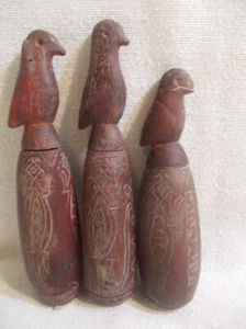 3 contenedores de cal de nuez de betel con motivo de madera roja tapón para pájaros Timor Occidental Indonesia - Imagen 1 de 7