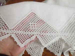 Pair Vintage Handmade Beautifully Crocheted Pillowcase Cover Bed & Breakfast #2 - Picture 1 of 5
