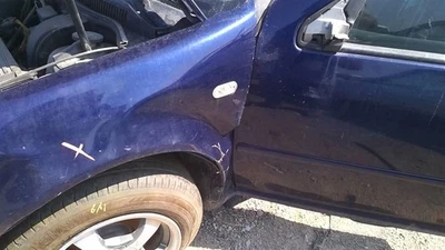 Marcador lateral de luz de esquina/parque sedán ciudad Canadá solo se adapta a 01-11 JETTA 30718033 Foto 1 de 4