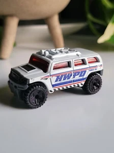 2013 HOT WHEELS POLICE PURSUIT ROCKSTER WHITE HWPD HUMMER 1/64 DIECAST - Picture 1 of 6