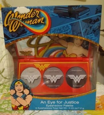 Wonder Woman An Eye for Justice Eyeshadow Palette 0.25 oz / 7.2 g Compact 🆕! - Image 1 of 4