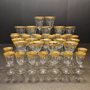 Brille mit geprägtem Goldrand. Tafel/Optik Schalen. (#612, 613, 614,615, 635) - Bild 1 von 34