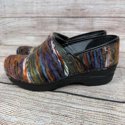 Zuecos Dansko multicolores tejidos cubiertos de hilo talla 38 (7,5) profesionales boho Foto 1 de 4
