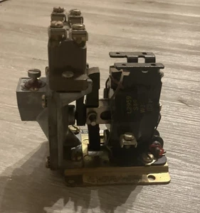 Square D 9050 A0 10E Pneumatic Timer 600VAC - Picture 1 of 3